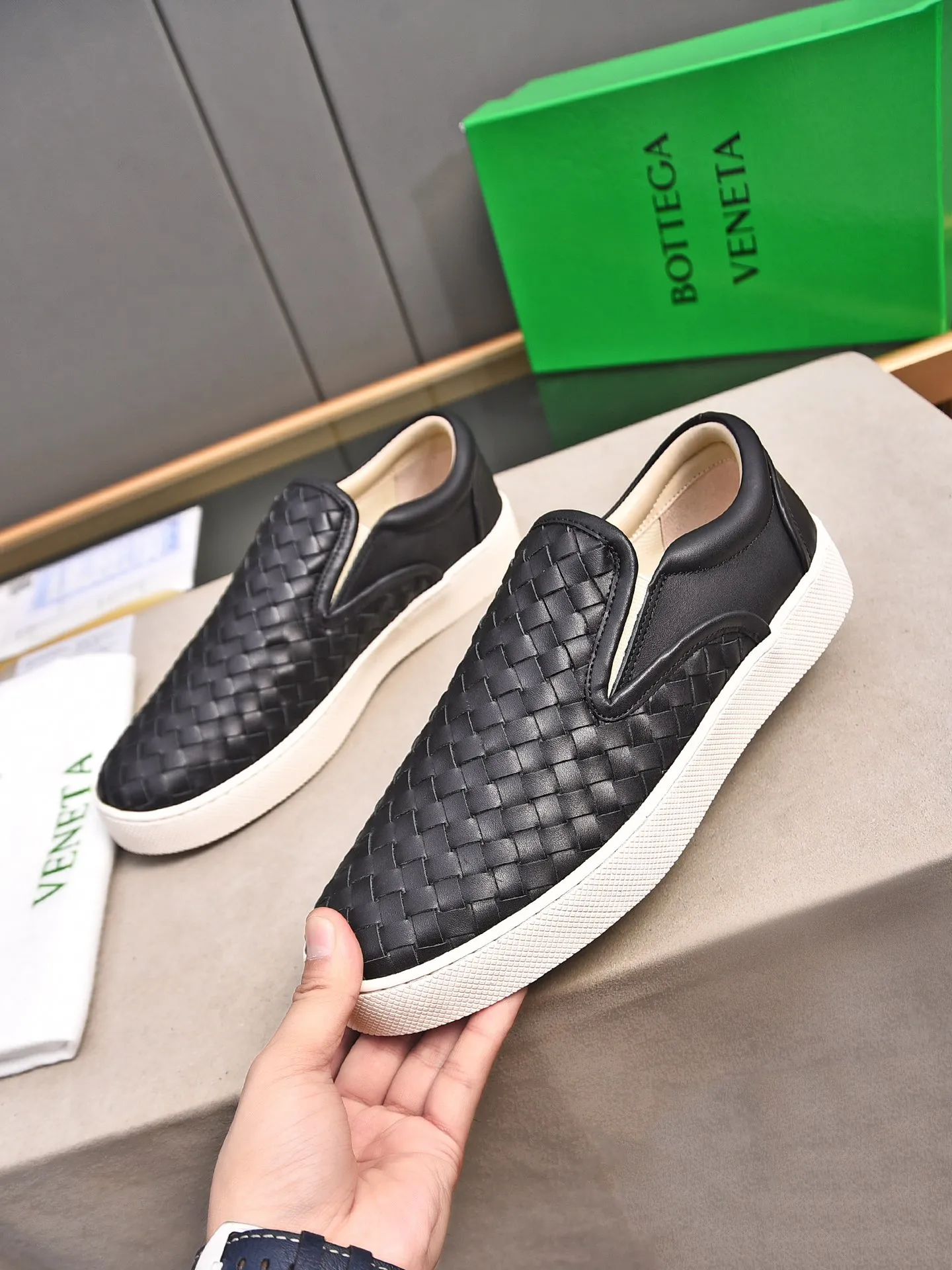 Men's shoes 💰480 [Sleeves series] BOTTEG* VENET* - high-end boutique Size: 38-44 (45 customized) BV new product, first-layer cowhide artificially woven classic style harmoniously blends with contemporary fashion temperament, rubber soles are light and flexible, water-dyed sheepskin pads! [Taobao, Tmall, and live streaming are the first choices]